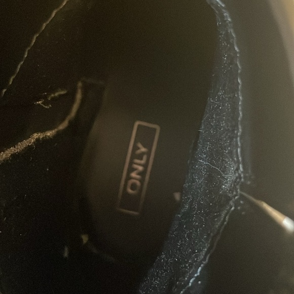 Brand new Boots ONLY size 37 - Picture 5 of 9